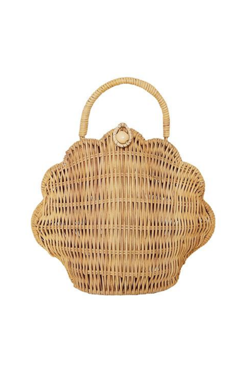 Straw bag outlet with shells